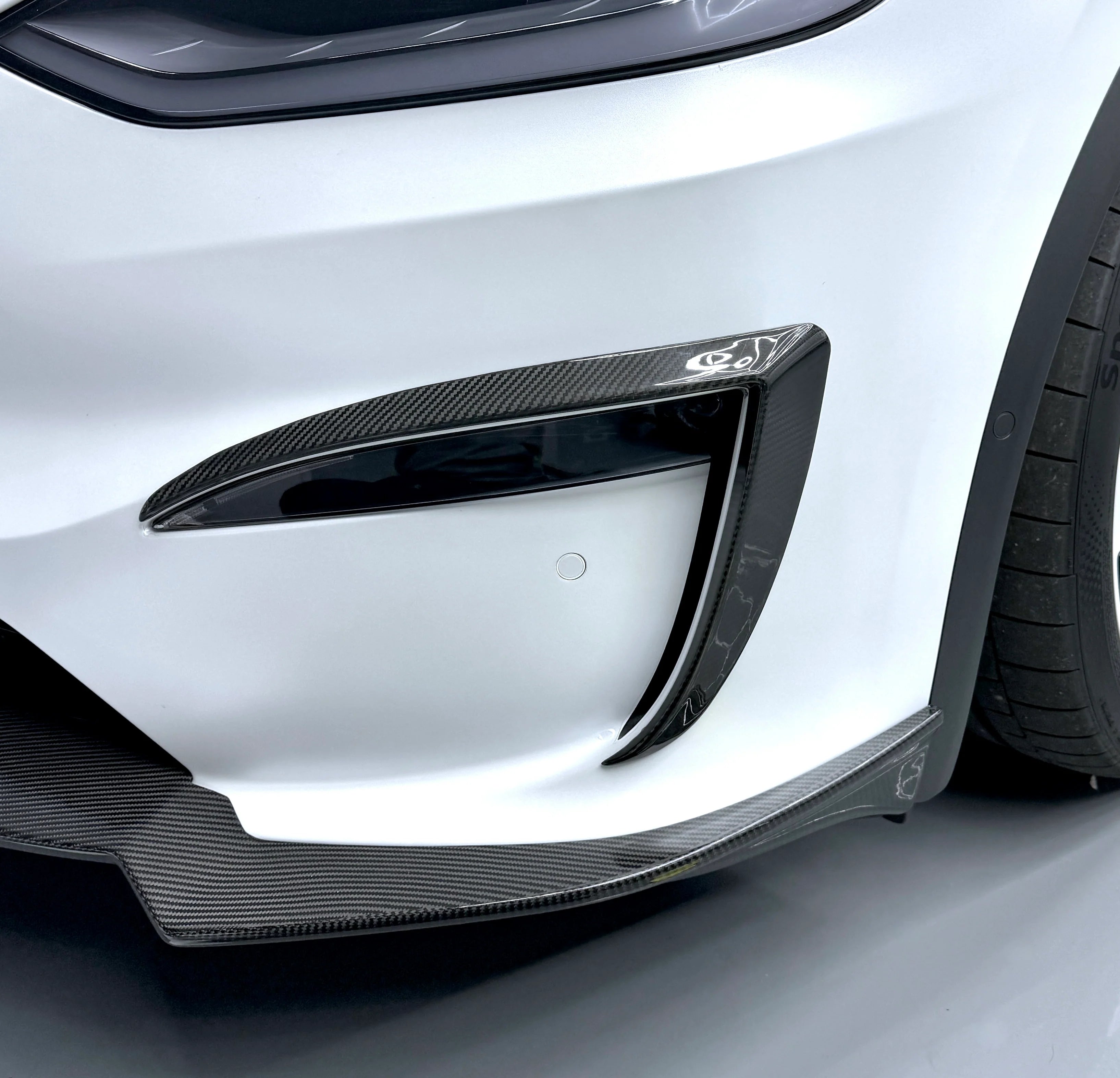 2022+ | Model X Fog Light Canards/Eyelids (1 Pair) - Real Molded Carbon Fiber